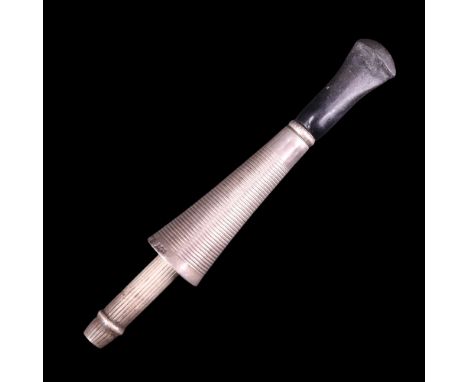 A 1950s silver telescopic cheroot holder, 9 cm, 6 g 