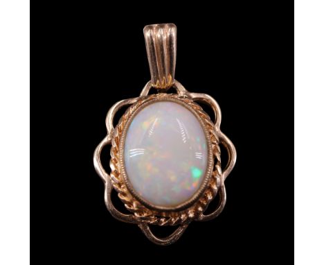 A faux-opal and 9 ct yellow metal openwork pendant, 17 x 14 mm, 2 g 