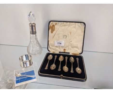 London silver collar and etched glass perfume bottle, Boxed set of six London silver tea spoons, Small silver spoon and silve