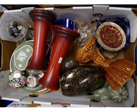 A mixed collection of items to include: Sage green Wedgwood platter similar lidded box and urn, art glass decoratoed wall pla