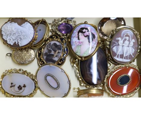 Ten assorted mainly Victorian gilt metal hardstone set brooches, including mourning brooch, 54mm, four other items and a 9ct 