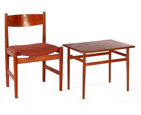 Teak 1960s chair with red-colored seat and teak 1960s side table, 47 cm high and 61x40 cm tabletop