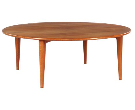 Round teak coffee table manufactured by A / S Mikael Laursen, Denmark 1960s, 46 cm high and 125 cm diameter