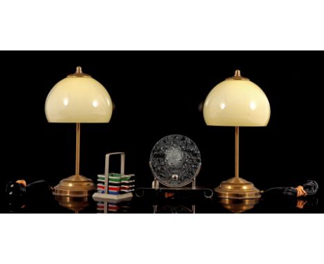 Lot Art Deco style b.u. 2 copper table lamps with glass shade, 33 cm high, table lamp on metal base with round glass plate, 2