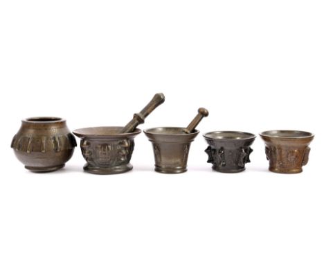 5 bronze rib mortars, presumably 17th / 19th century 6.5 cm-9.5 cm high