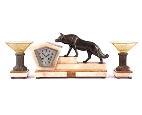  Art Deco 3-part &amp; nbsp; French marble pendulum set &amp; nbsp; b.u. mantel clock with dog on top, 29 cm high and 51 cm w