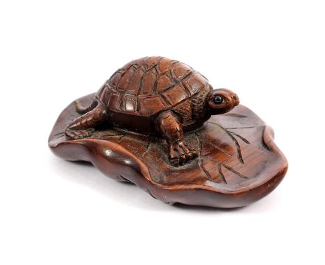 Late 19th century Japanese palmwood tortoise shell Netsuke on lotus leaf, signed on the underside, &amp; nbsp; 63 mm &amp; nb