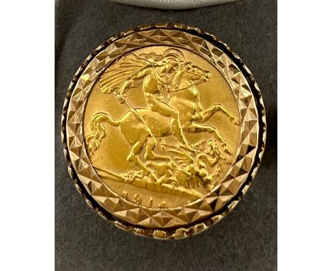 A 1914 half sovereign set in 9 carat gold mounted as a ring. Size R. Weight 7.4gm. 