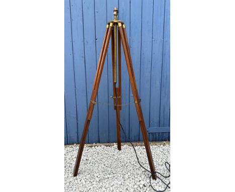 A contemporary tripod floor lamp stand. 123cm h to top of fitting. 