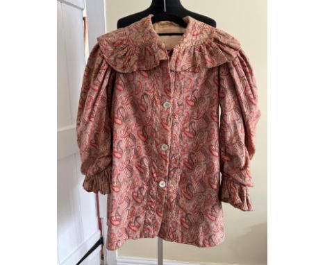 Vintage ladies paisley wool jacket with puff sleeves and collar. Underarm to underarm 46cm, height from shoulder to hem 73cm 