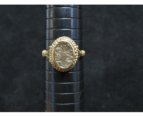 9ct Gold ring Size R