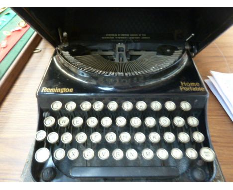 Remington Home Portable Typewriter wityh original case "Assembled by British Labour At The Remington Typewriter Factory, Lond
