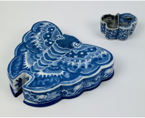 A Chinese blue and white porcelain butterfly shaped hor d'oeuvres box with fitted interior, seal mark to the inside of the li