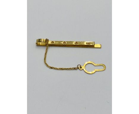 9ct gold tie clip, 2.6g. Estimate £50-70