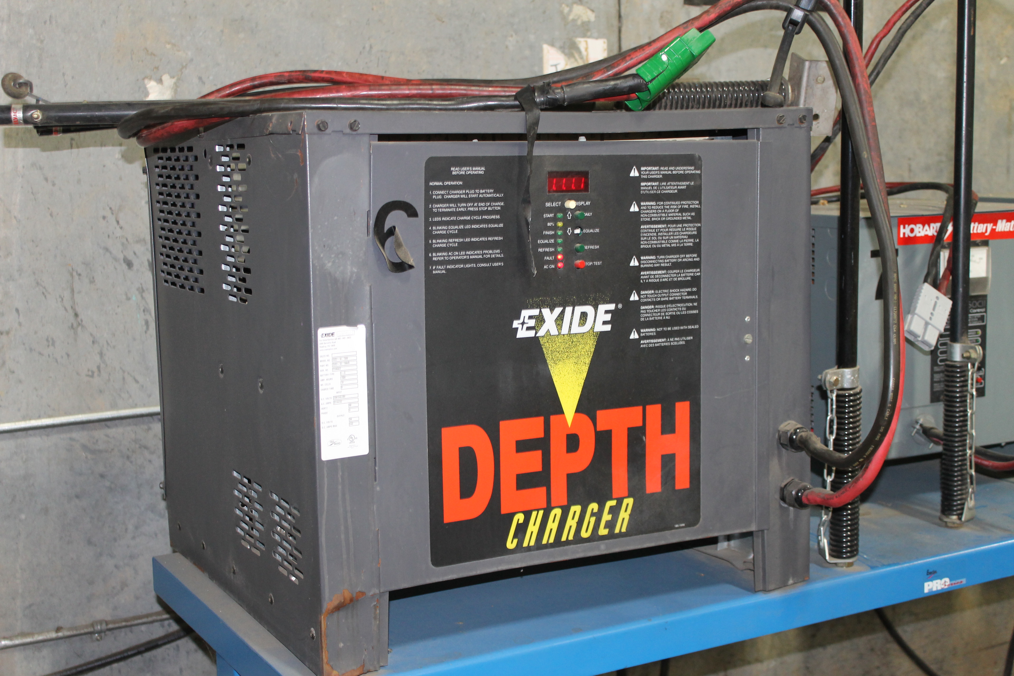 EXIDE DEPTH 36 VOLTS ELECTRIC FORKLIFT BATTERY CHARGER MODEL D3E218