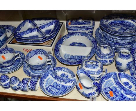A QUANTITY OF BLUE AND WHITE SPODE ITALIAN DESIGN DINNERWARES, comprising five dinner plates, six side plates, two soup plate