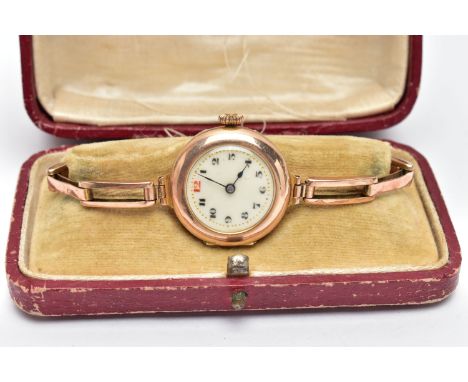 A LADYS  EARLY 20TH CENTURY, 9CT GOLD WRISTWATCH, manual wind, round white dial, Arabic numerals, blue steel hands, polished 