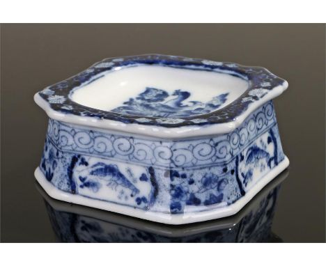 Chinese export porcelain trencher salt, decorated with an armorial and shellfish design, seal mark to the base, 10cm square