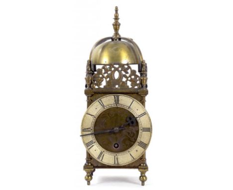 A LACQUERED BRASS LANTERN CLOCK IN ENGLISH 17TH CENTURY STYLE WITH SILVERED CHAPTER RING, FITTED ASTRAL TIMEPIECE, 32CM H, CI