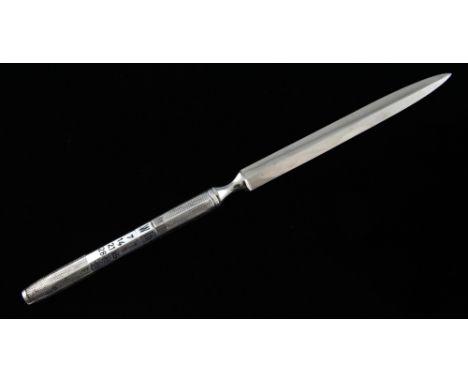 Engine turned Continental silver calendar letter opener, with adjustable day and date markers, 23.5 cms.     Numbers and lett