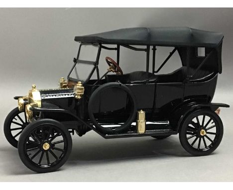 FRANKLIN MINT,a 1:16 scale 1913 Ford Model T, boxed with paperwork