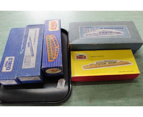 A tray with various boxed 1950's Hornby Dublo train accessories including girder bridge, T.P.O. line side apparatus, DI islan