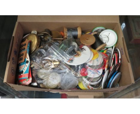 BOX OF VINTAGE BADGES &amp; SEWING ITEMS