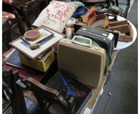 TABLE TOP OF COLLECTABLES INCLUDING VINTAGE BOARD GAMES, TYPEWRITER, SALTER SCALES ETC