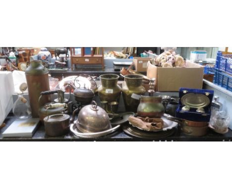 LARGE COLLECTION OF COPPER/BRASS ITEMS INCLUDING KETTLES, TRAYS, CANDLESTICK, CONDIMENT SET, HIP FLASKS, PEWTER BEER MUGS ETC