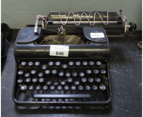 VINTAGE OLYMPIA PROGRESS TYPEWRITER S/N 630053