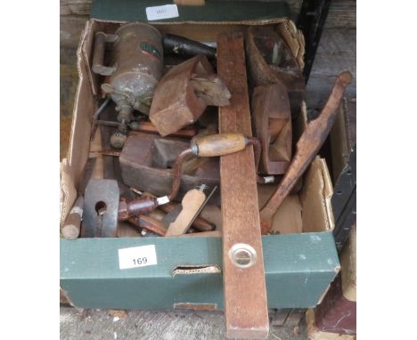 TRAY OF VINTAGE TOOLS TO INCLUDE PLANES