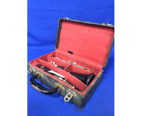 BOOSEY & HAWKES REGENT CLARINET IN CASE