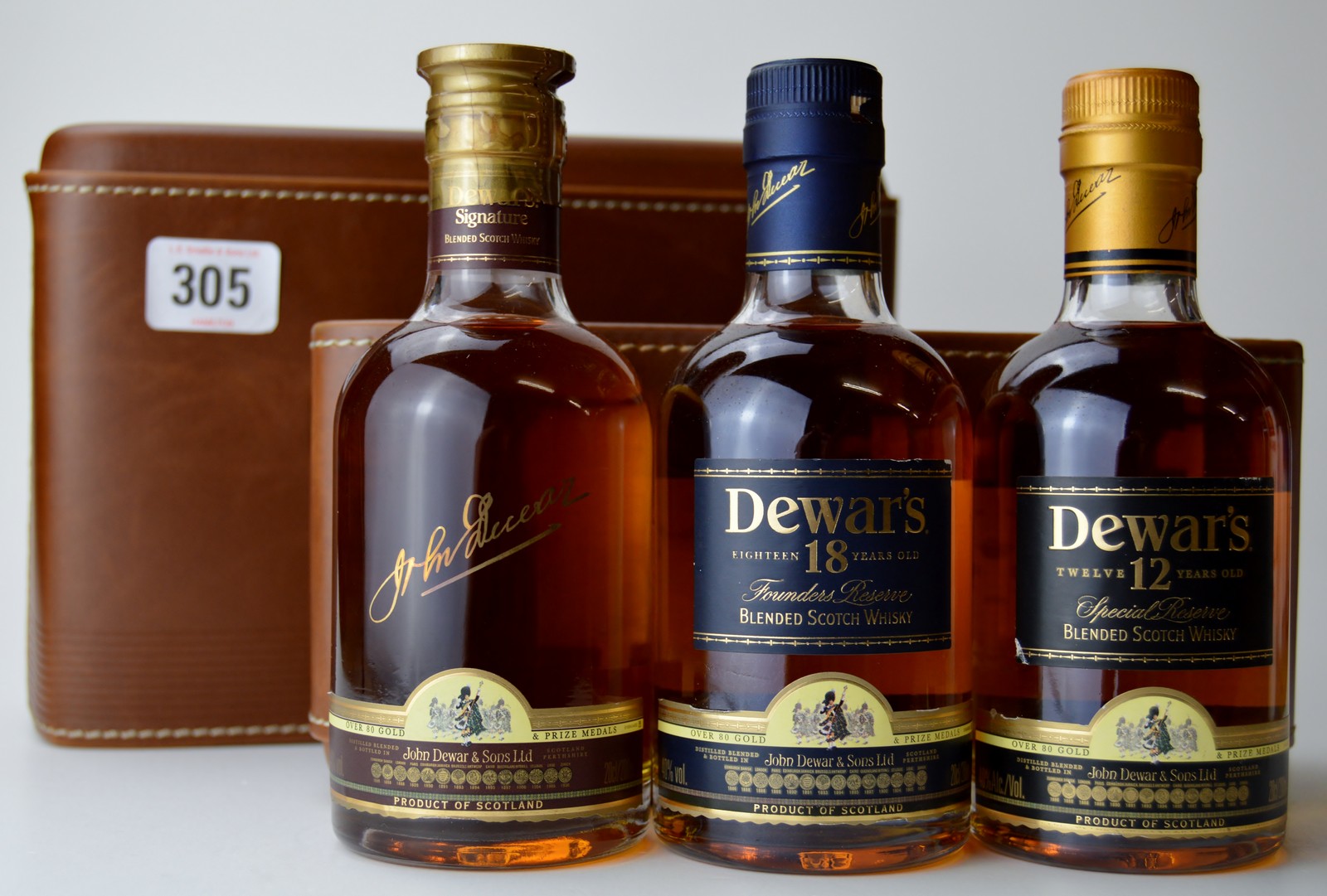 DEWAR`S MULTI BOTTLE GIFT SET IN LEATHER CASE COMPRISING SPECIAL