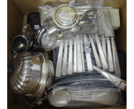 Two silver napkin rings, a pair of silver sugar tongs, six coffee spoons having Maltese cross finials, five coffee spoons hav