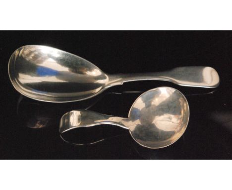 A George III hallmarked Irish silver caddy spoon, fiddle pattern with plain oval bowl, Dublin 1810, William Hamy and George N