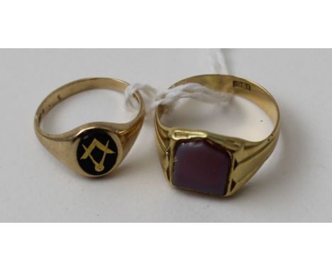 Two signet rings, one being 18ct gold, inset a blank seal, gross weight 5.7g, the other a 9ct gold masonic ring, enamel inlai