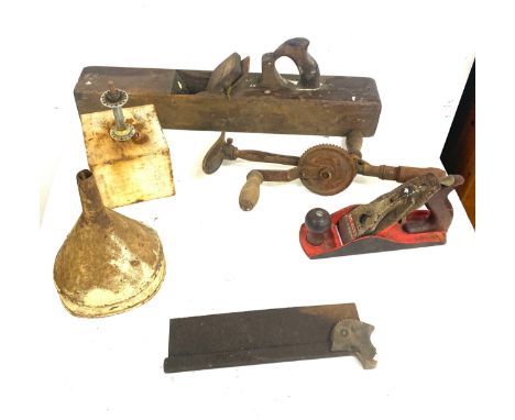 Selection of vintage hand tools to include planer etc 