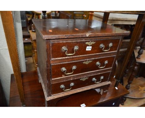 A SMALL MODERN MAHOGANY CHEST, with three drawers (sd)