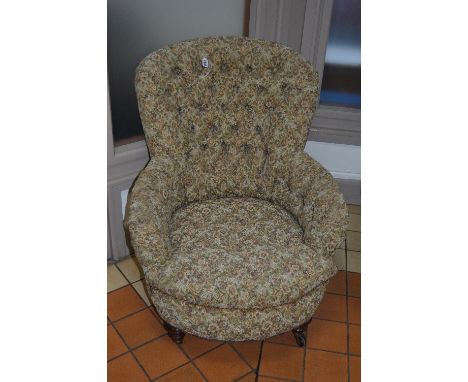 A VICTORIAN UPHOLSTERED BUTTON BACK TUB CHAIR