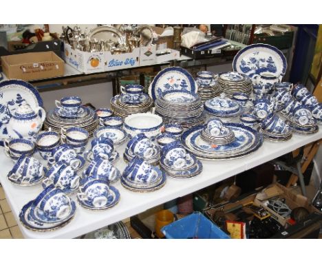 A COMPREHENSIVE BOOTHS REAL OLD WILLOW DINNER AND TEA SERVICE (OVER 230 PIECES)