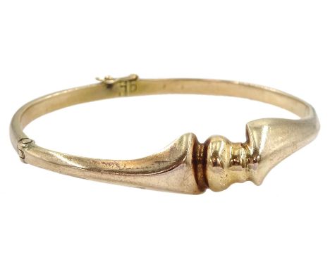 9ct gold hinged bangleCondition Report:Approx 31.95gm, tested 9ct, non magnetic - solid throughout, inner circumference = 18c