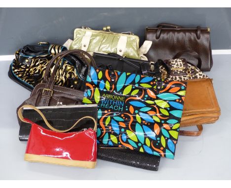 Eleven handbags including vintage Suzy Smith examples&nbsp;