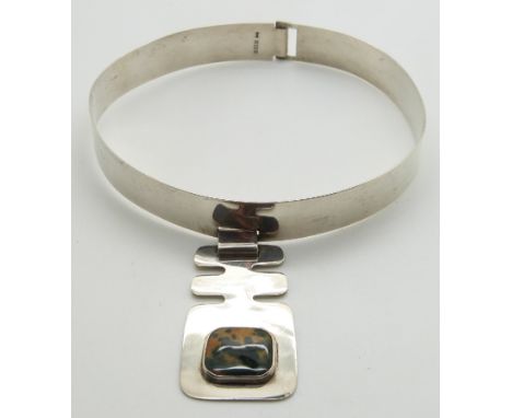 A silver 1970's necklace set with an agate cabochon, Birmingham 1970 maker J F&nbsp;