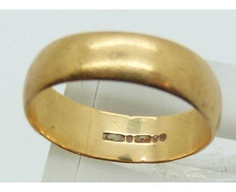 A 9ct gold wedding band/ ring, 3.5g, size S