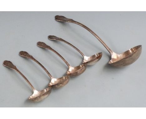 Elkington &amp; Co. Ltd George V hallmarked silver soup ladle and four matching sauce ladles, all Birmingham 1922, length of 