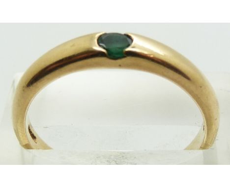 A 9ct gold ring set with an emerald, 2.9g, size R