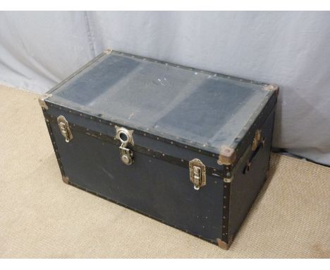 Vintage travelling trunk, width 91cm