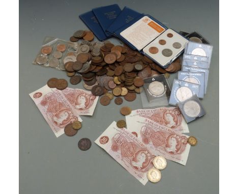 A collection of UK coinage to include modern crowns, fathings, 1953 Coronation set, William III halfpenny and five J S Fforde