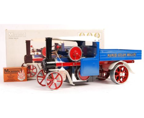 An original vintage Mamod boxed live steam model SW1 ' Steam Wagon Traction Engine ' complete in original box. Model is in ex