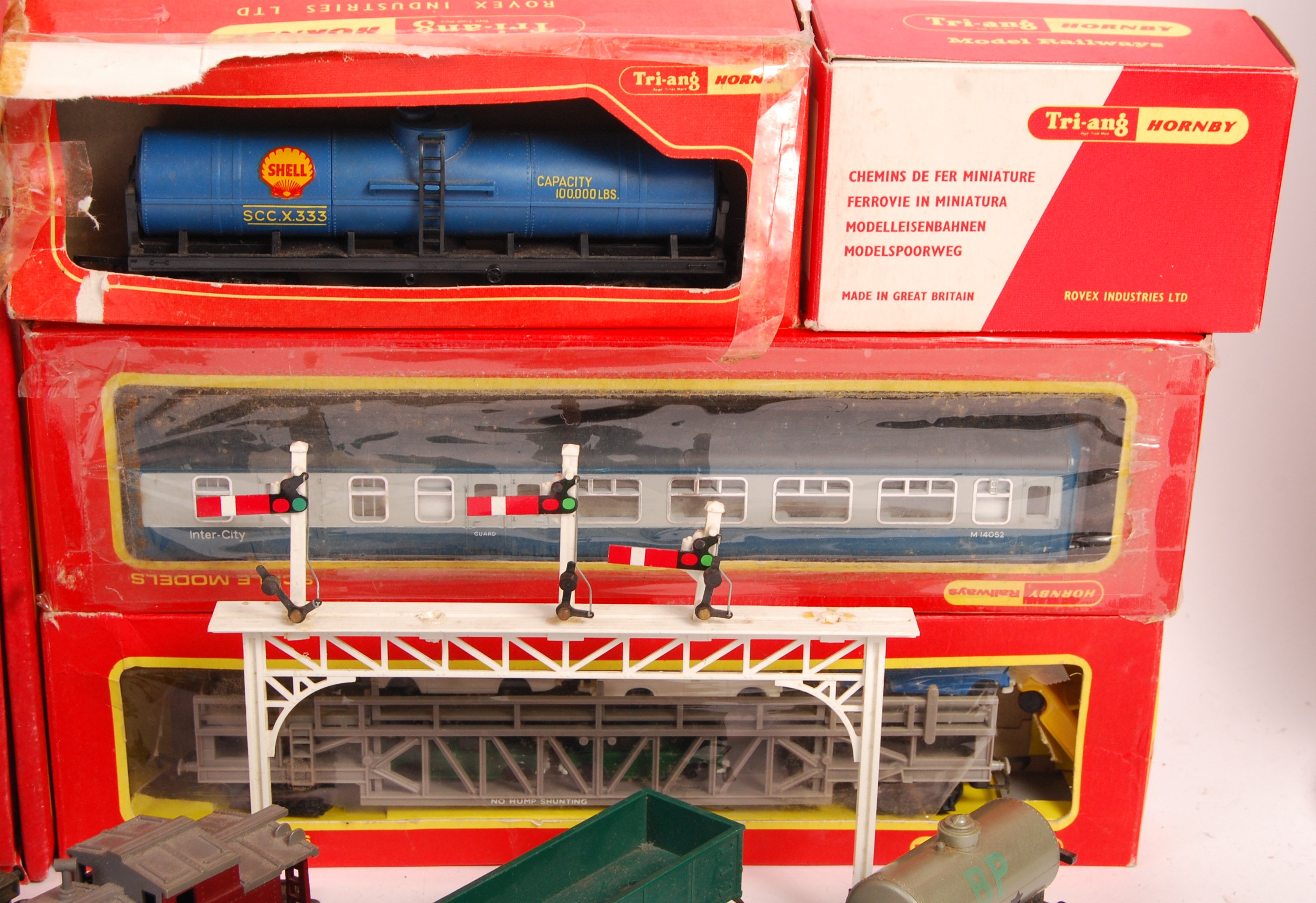 A collection of vintage Triang / Hornby 00 Gauge model railway train